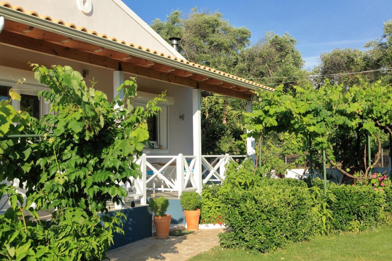 Blue Sky Cottage, Kanouli Beach Halikounas Exteriör bild