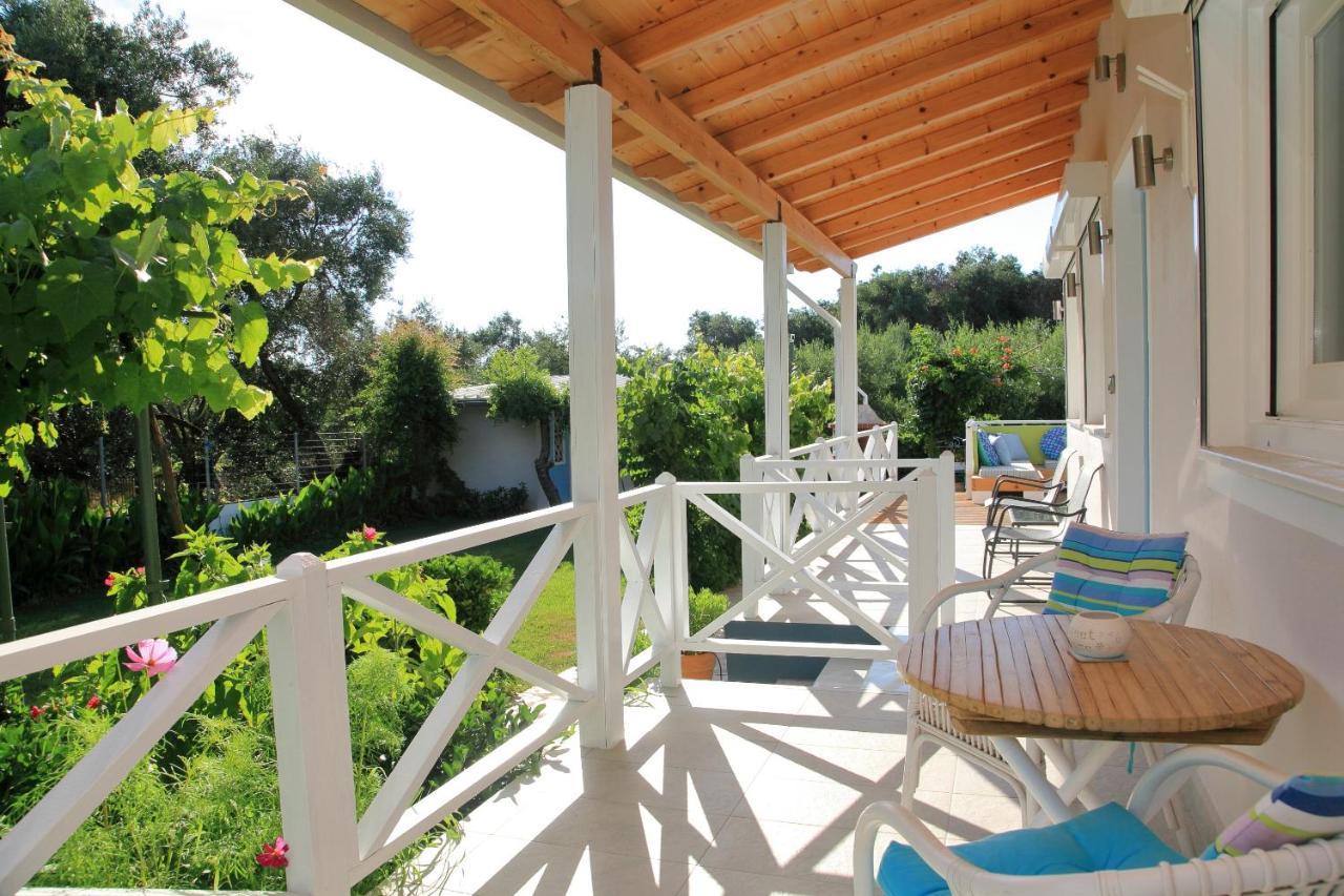 Blue Sky Cottage, Kanouli Beach Halikounas Exteriör bild